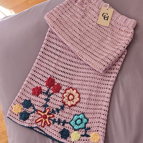 NWT Chasing Unicorns Sweet Dreams Floral Hand Crochet Set - Picture 7 of 8